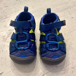 Toddlers' Keen Sandals - Size 4